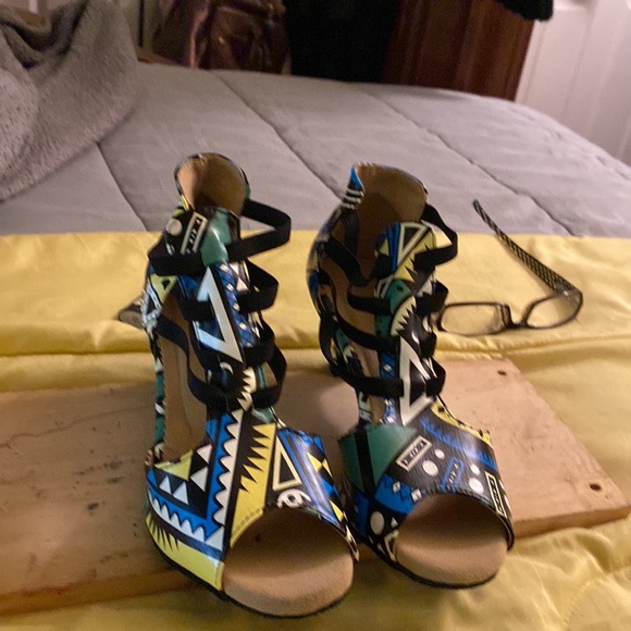 I call them cartoon shoes new not used cutsy - Picture 2 of 12